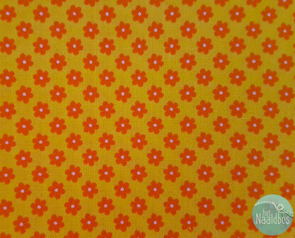 Kanvas Studio - made with love tiny daisy yellow